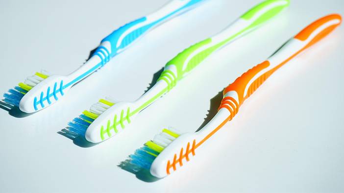 Aynı kapta duran diş fırçalarına dikkat! Meğer hastalık yapıyormuş 5